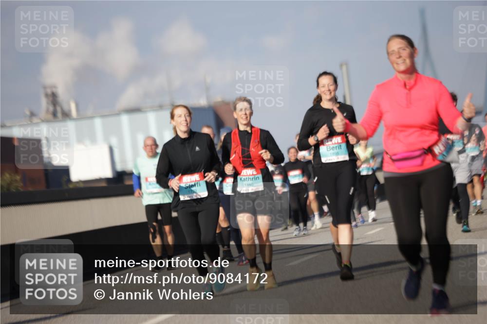 03.10.2025 - Köhlbrandbrückenlauf Jannik Wohlers http://msf.ph/oto/9084172 03.10.2025 10:06:37 Position 3 1732, 1440, 1895 meine-sportfotos.de