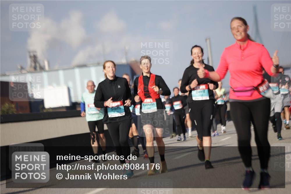 03.10.2025 - Köhlbrandbrückenlauf Jannik Wohlers http://msf.ph/oto/9084176 03.10.2025 10:06:37 Position 3 1932, 1440, 1895 meine-sportfotos.de