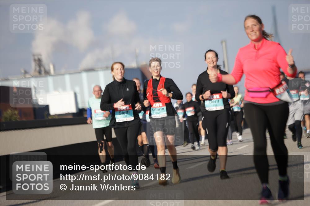 03.10.2025 - Köhlbrandbrückenlauf Jannik Wohlers http://msf.ph/oto/9084182 03.10.2025 10:06:37 Position 3 1732, 1895, 1440 meine-sportfotos.de
