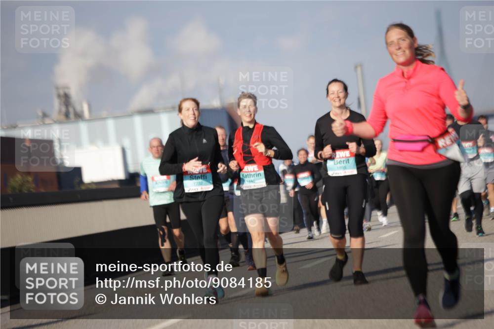 03.10.2025 - Köhlbrandbrückenlauf Jannik Wohlers http://msf.ph/oto/9084185 03.10.2025 10:06:37 Position 3 1732, 1895, 1440 meine-sportfotos.de