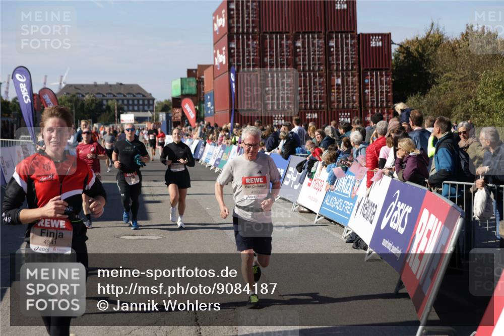 03.10.2025 - Köhlbrandbrückenlauf Jannik Wohlers http://msf.ph/oto/9084187 03.10.2025 13:18:28 Ziel 4154, 4280, 4341, 4560, 4760, 4819, 4826, 4882, 5178, 5192, 5379, 5440, 5691, 5722, 5816, 6084, 6700 meine-sportfotos.de