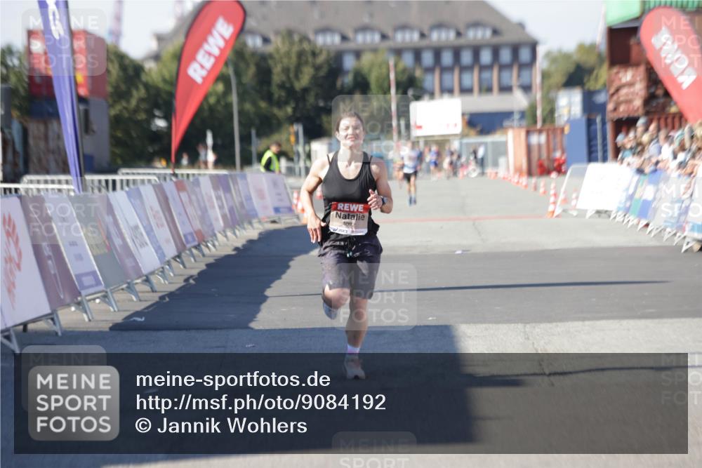 03.10.2025 - Köhlbrandbrückenlauf Jannik Wohlers http://msf.ph/oto/9084192 03.10.2025 12:51:59 Ziel 4092 meine-sportfotos.de