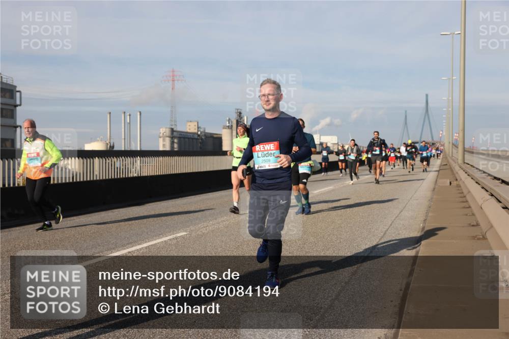 03.10.2025 - Köhlbrandbrückenlauf Lena Gebhardt http://msf.ph/oto/9084194 03.10.2025 10:05:11 Position 2 2509 meine-sportfotos.de