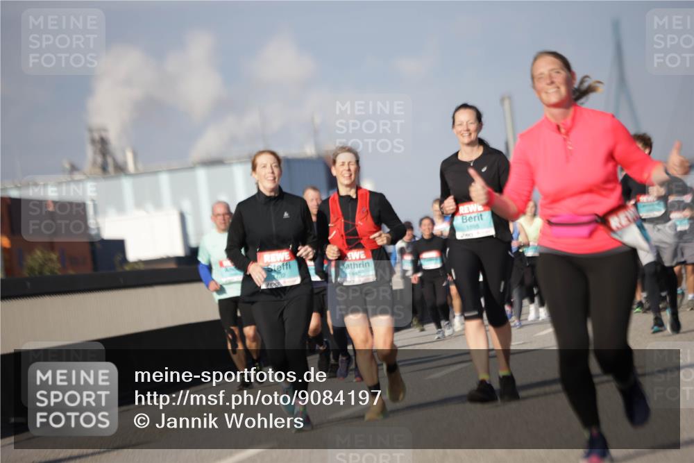 03.10.2025 - Köhlbrandbrückenlauf Jannik Wohlers http://msf.ph/oto/9084197 03.10.2025 10:06:37 Position 3 732, 1440, 1895 meine-sportfotos.de