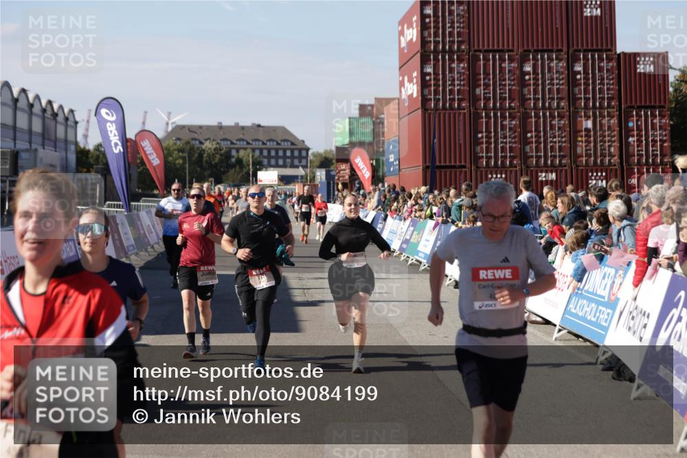 03.10.2025 - Köhlbrandbrückenlauf Jannik Wohlers http://msf.ph/oto/9084199 03.10.2025 13:18:28 Ziel 4154, 4280, 4341, 4560, 4760, 4819, 4826, 4882, 5178, 5192, 5379, 5440, 5691, 5722, 5816, 6084, 6700 meine-sportfotos.de