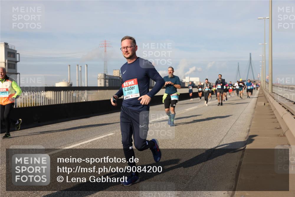 03.10.2025 - Köhlbrandbrückenlauf Lena Gebhardt http://msf.ph/oto/9084200 03.10.2025 10:05:12 Position 2 2509 meine-sportfotos.de