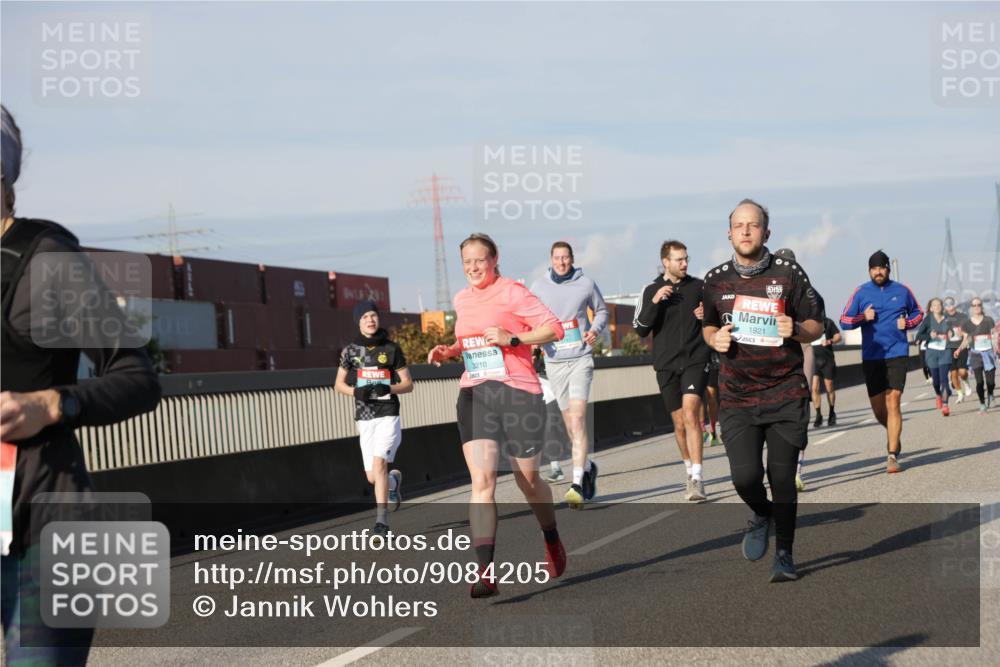 03.10.2025 - Köhlbrandbrückenlauf Jannik Wohlers http://msf.ph/oto/9084205 03.10.2025 09:56:14 Position 3 3210, 1921 meine-sportfotos.de