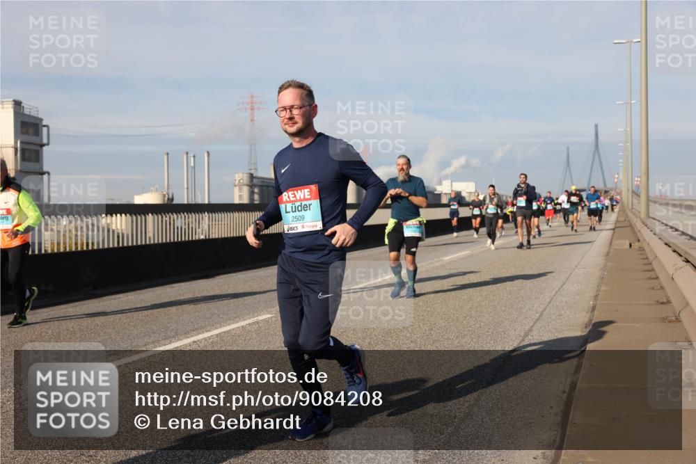 03.10.2025 - Köhlbrandbrückenlauf Lena Gebhardt http://msf.ph/oto/9084208 03.10.2025 10:05:12 Position 2 2509 meine-sportfotos.de