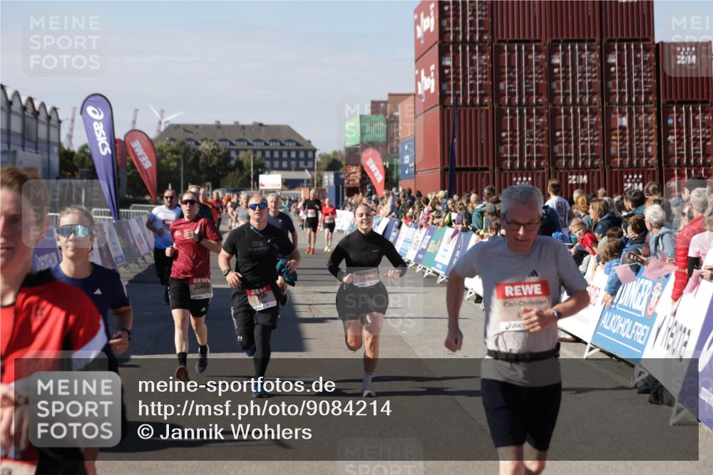 03.10.2025 - Köhlbrandbrückenlauf Jannik Wohlers http://msf.ph/oto/9084214 03.10.2025 13:18:28 Ziel 4154, 4280, 4341, 4560, 4760, 4819, 4826, 4882, 5178, 5192, 5379, 5440, 5691, 5722, 5816, 6084, 6700 meine-sportfotos.de