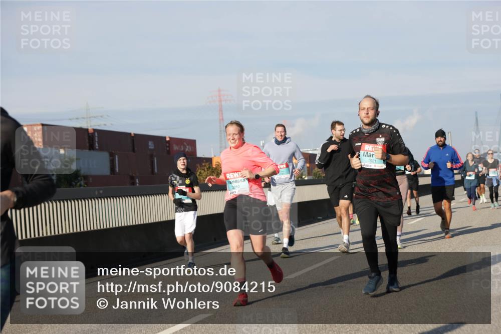 03.10.2025 - Köhlbrandbrückenlauf Jannik Wohlers http://msf.ph/oto/9084215 03.10.2025 09:56:14 Position 3 3210, 1921 meine-sportfotos.de