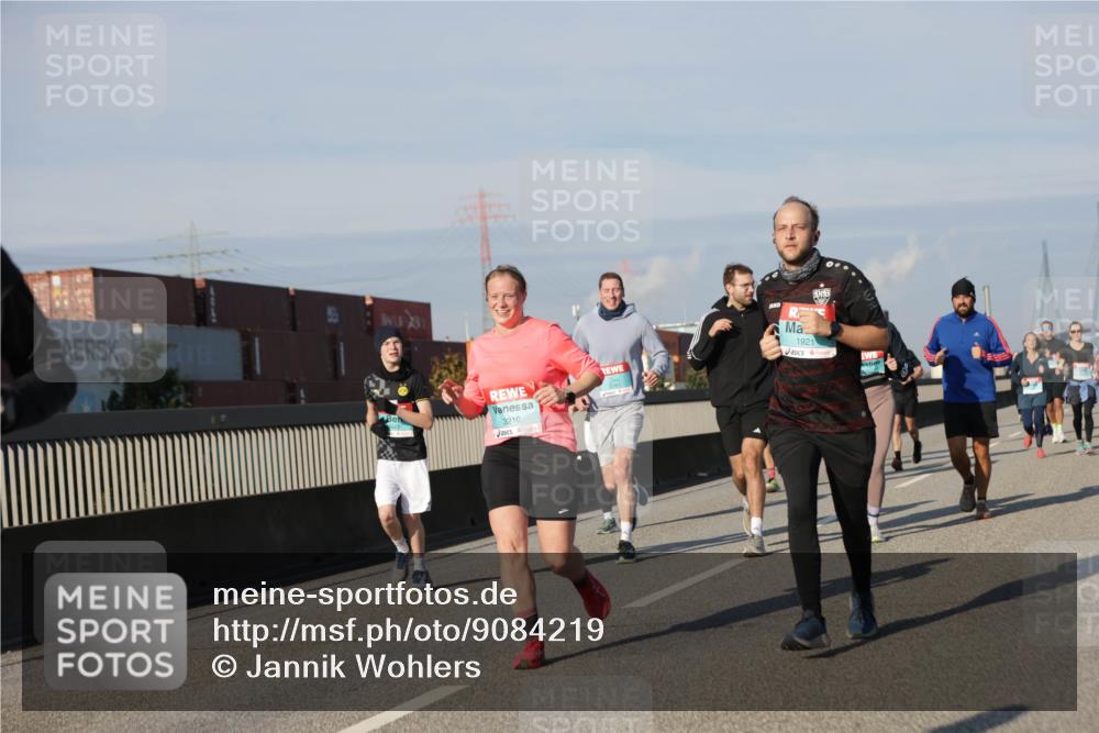 03.10.2025 - Köhlbrandbrückenlauf Jannik Wohlers http://msf.ph/oto/9084219 03.10.2025 09:56:14 Position 3 10400, 3210, 918, 1921 meine-sportfotos.de