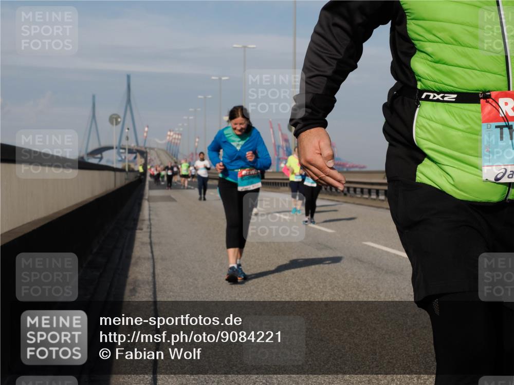 03.10.2025 - Köhlbrandbrückenlauf Fabian Wolf http://msf.ph/oto/9084221 03.10.2025 10:19:48 Position 3  meine-sportfotos.de