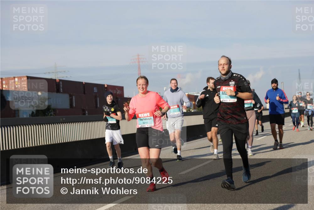 03.10.2025 - Köhlbrandbrückenlauf Jannik Wohlers http://msf.ph/oto/9084225 03.10.2025 09:56:14 Position 3 3210, 192 meine-sportfotos.de