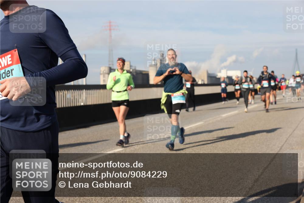 03.10.2025 - Köhlbrandbrückenlauf Lena Gebhardt http://msf.ph/oto/9084229 03.10.2025 10:05:12 Position 2  meine-sportfotos.de