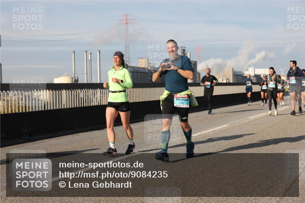 03.10.2025 - Köhlbrandbrückenlauf Lena Gebhardt http://msf.ph/oto/9084235 03.10.2025 10:05:13 Position 2 1727 meine-sportfotos.de