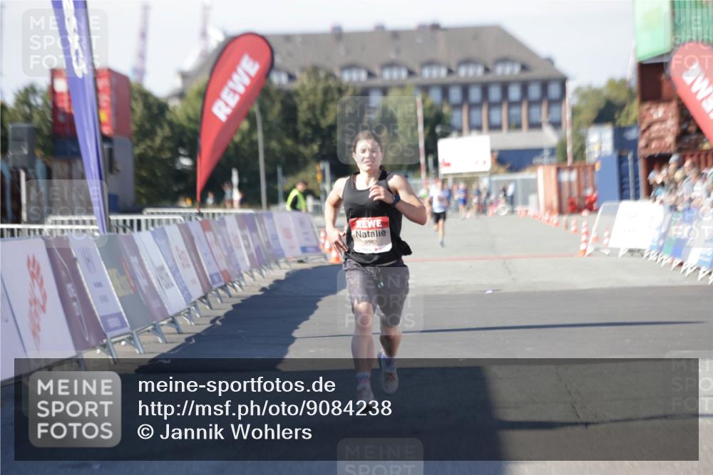03.10.2025 - Köhlbrandbrückenlauf Jannik Wohlers http://msf.ph/oto/9084238 03.10.2025 12:51:59 Ziel 4092 meine-sportfotos.de