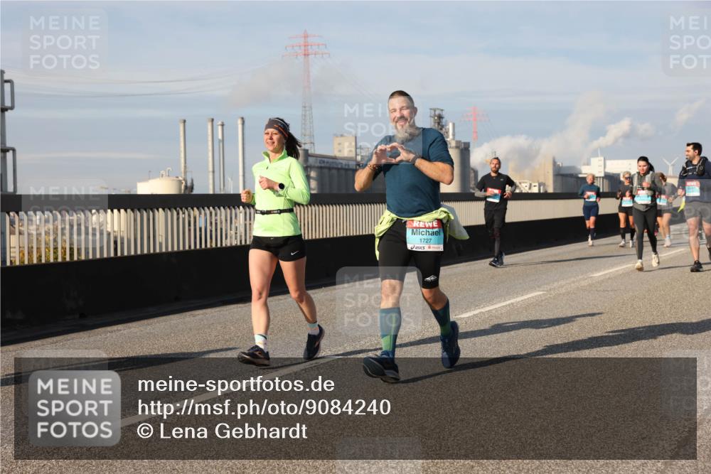 03.10.2025 - Köhlbrandbrückenlauf Lena Gebhardt http://msf.ph/oto/9084240 03.10.2025 10:05:13 Position 2 1727 meine-sportfotos.de
