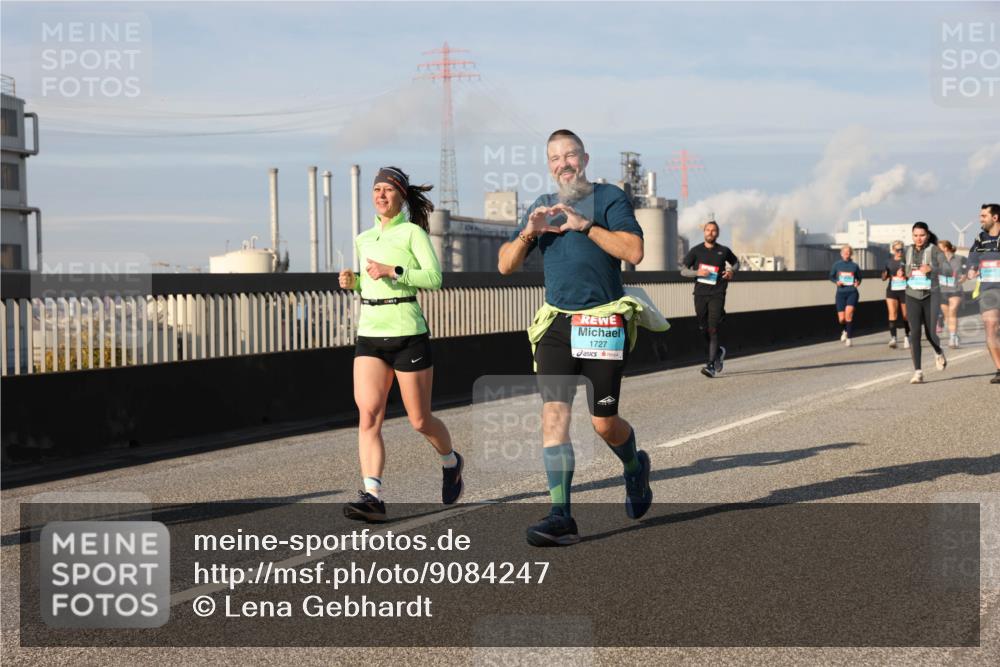 03.10.2025 - Köhlbrandbrückenlauf Lena Gebhardt http://msf.ph/oto/9084247 03.10.2025 10:05:13 Position 2 1727 meine-sportfotos.de