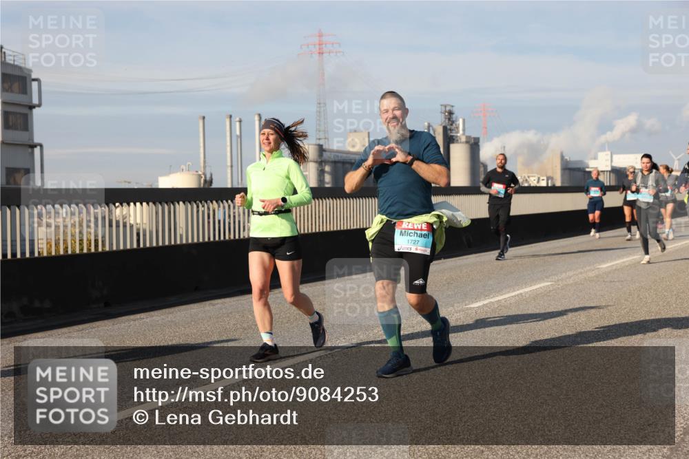 03.10.2025 - Köhlbrandbrückenlauf Lena Gebhardt http://msf.ph/oto/9084253 03.10.2025 10:05:13 Position 2 1727 meine-sportfotos.de