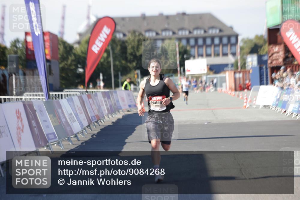 03.10.2025 - Köhlbrandbrückenlauf Jannik Wohlers http://msf.ph/oto/9084268 03.10.2025 12:51:59 Ziel 4092 meine-sportfotos.de