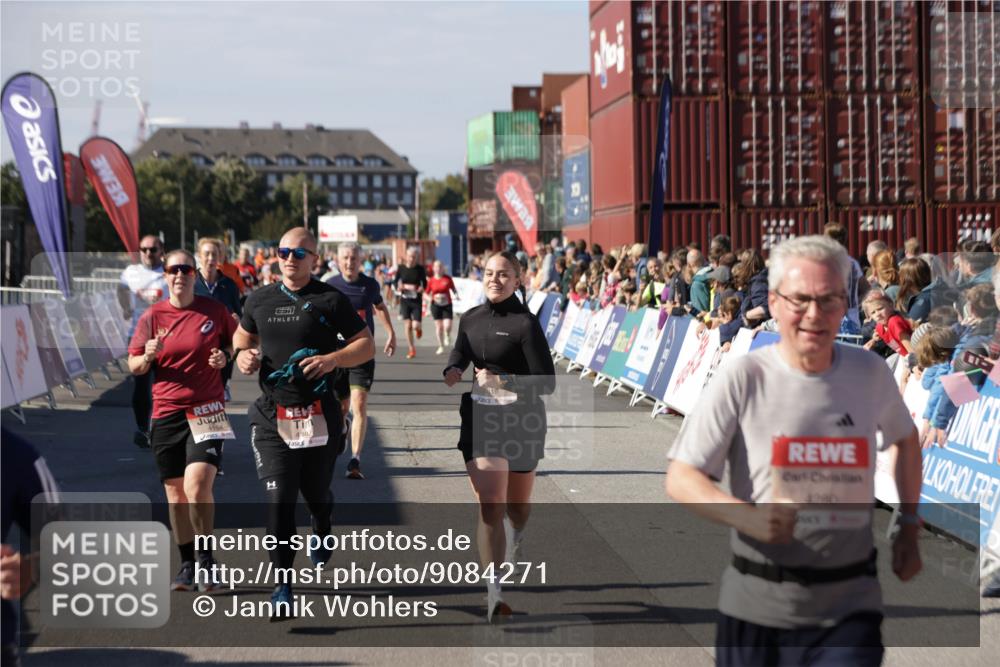 03.10.2025 - Köhlbrandbrückenlauf Jannik Wohlers http://msf.ph/oto/9084271 03.10.2025 13:18:29 Ziel 4154, 4280, 4341, 4560, 4760, 4819, 4826, 4882, 5178, 5192, 5379, 5440, 5722, 5816, 6084, 6700 meine-sportfotos.de