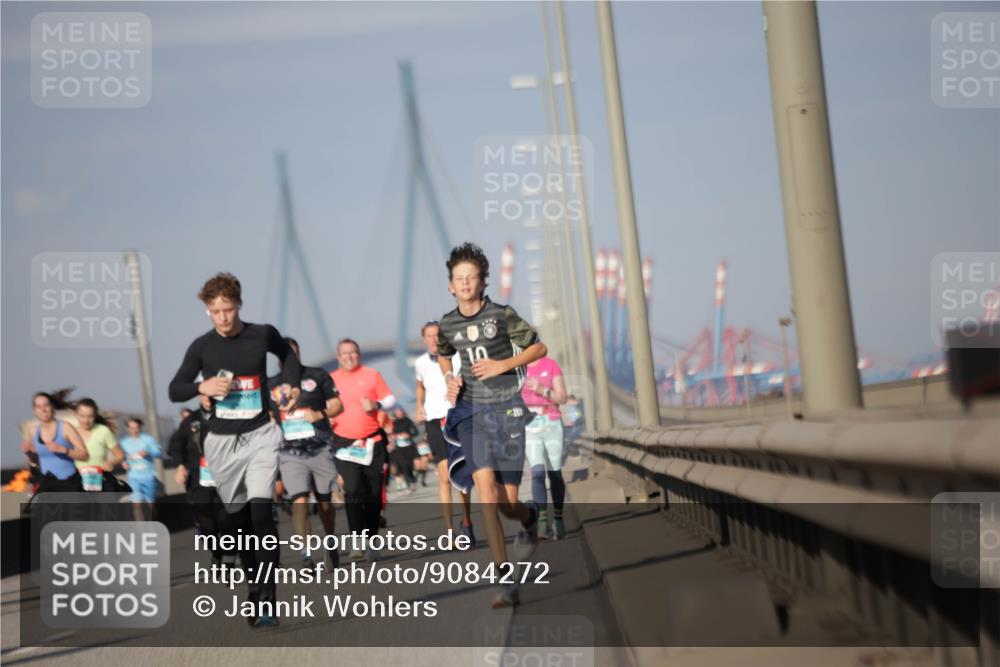 03.10.2025 - Köhlbrandbrückenlauf Jannik Wohlers http://msf.ph/oto/9084272 03.10.2025 10:06:39 Position 3  meine-sportfotos.de