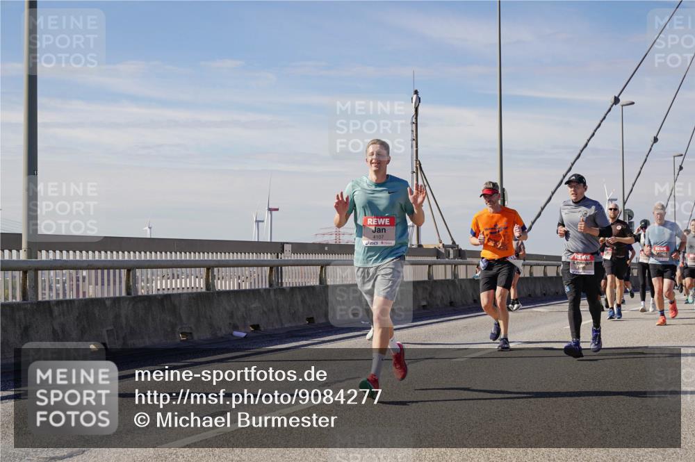 03.10.2025 - Köhlbrandbrückenlauf Michael Burmester http://msf.ph/oto/9084277 03.10.2025 12:42:33 Position 2 4107 meine-sportfotos.de