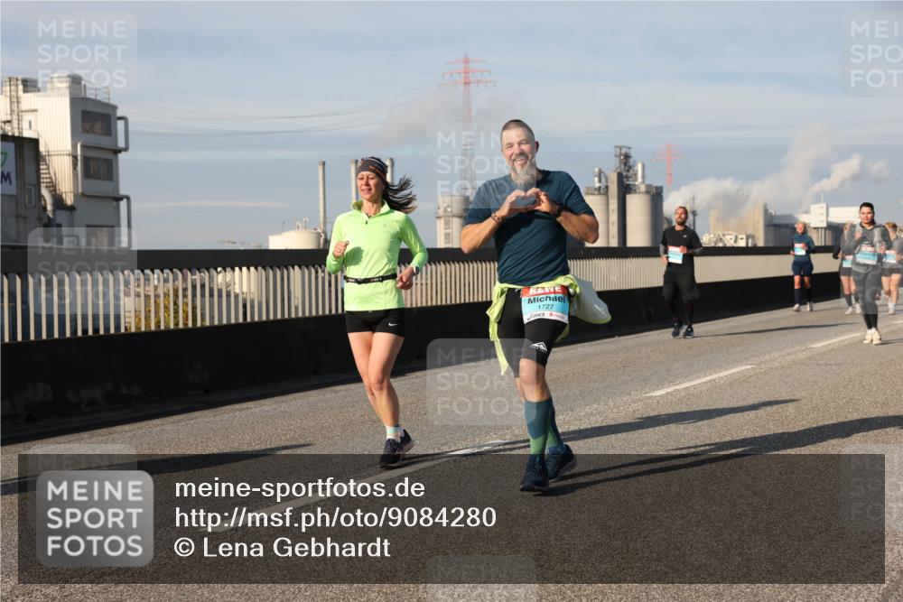 03.10.2025 - Köhlbrandbrückenlauf Lena Gebhardt http://msf.ph/oto/9084280 03.10.2025 10:05:13 Position 2 1727 meine-sportfotos.de
