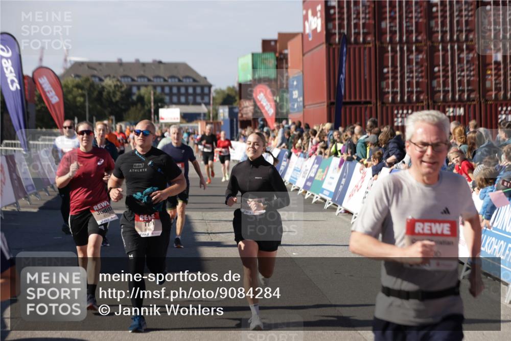 03.10.2025 - Köhlbrandbrückenlauf Jannik Wohlers http://msf.ph/oto/9084284 03.10.2025 13:18:29 Ziel 4154, 4280, 4341, 4560, 4760, 4819, 4826, 4882, 5178, 5192, 5379, 5440, 5722, 5816, 6084, 6700 meine-sportfotos.de