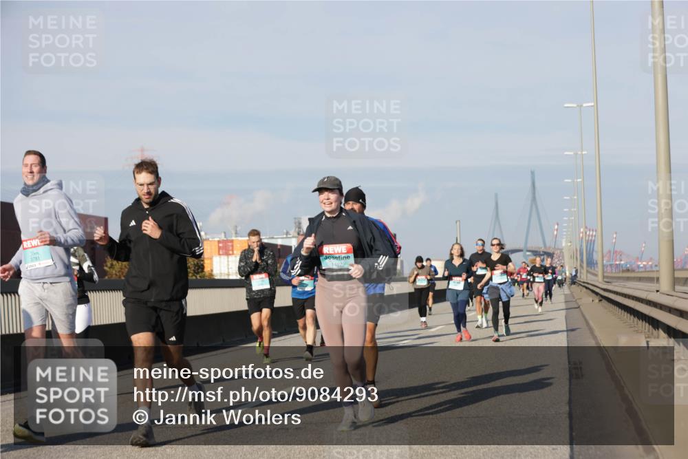 03.10.2025 - Köhlbrandbrückenlauf Jannik Wohlers http://msf.ph/oto/9084293 03.10.2025 09:56:16 Position 3 3781, 1487 meine-sportfotos.de