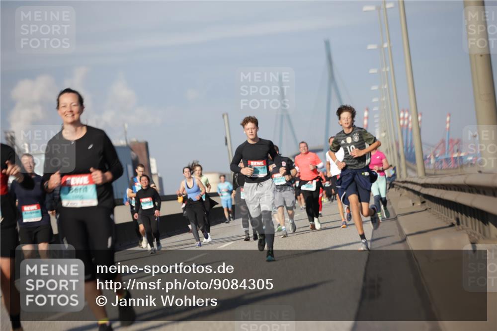 03.10.2025 - Köhlbrandbrückenlauf Jannik Wohlers http://msf.ph/oto/9084305 03.10.2025 10:06:40 Position 3  meine-sportfotos.de