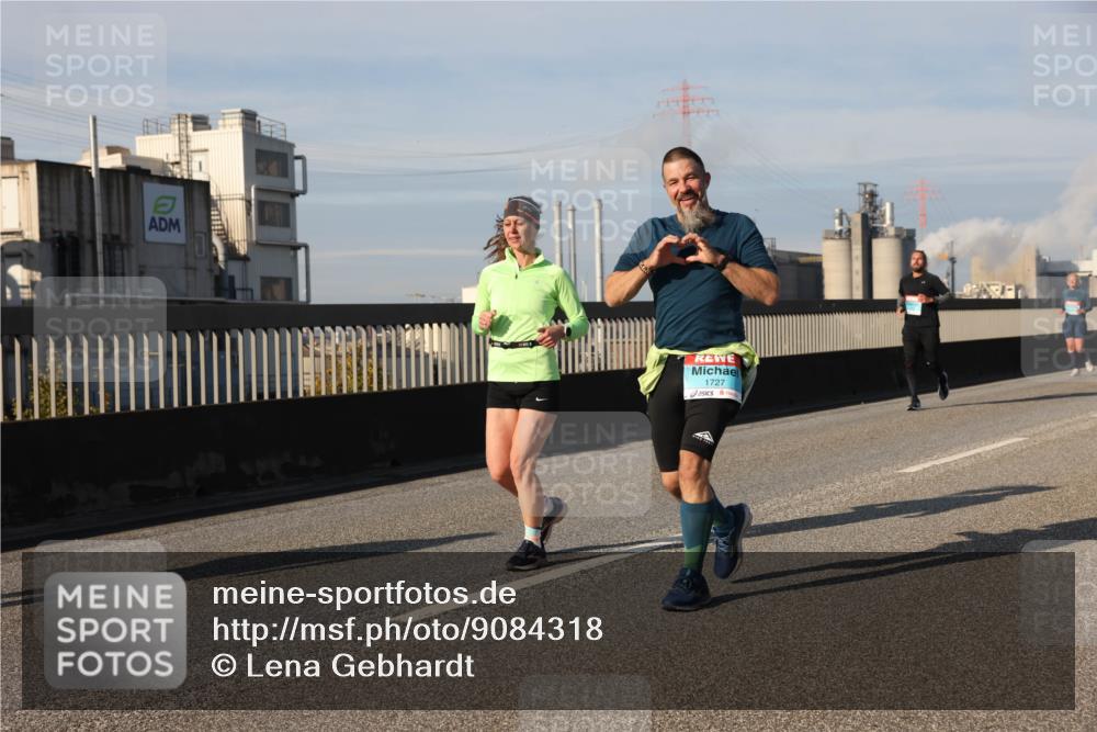 03.10.2025 - Köhlbrandbrückenlauf Lena Gebhardt http://msf.ph/oto/9084318 03.10.2025 10:05:13 Position 2 1727 meine-sportfotos.de