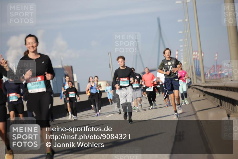 03.10.2025 - Köhlbrandbrückenlauf Jannik Wohlers http://msf.ph/oto/9084321 03.10.2025 10:06:40 Position 3 10 meine-sportfotos.de