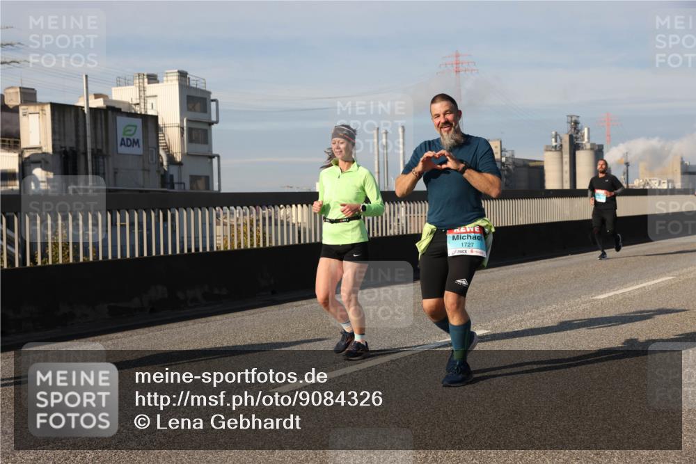 03.10.2025 - Köhlbrandbrückenlauf Lena Gebhardt http://msf.ph/oto/9084326 03.10.2025 10:05:13 Position 2 1727 meine-sportfotos.de