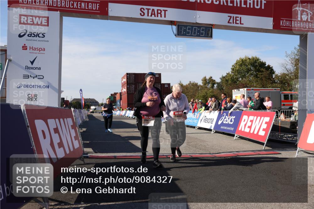 03.10.2025 - Köhlbrandbrückenlauf Lena Gebhardt http://msf.ph/oto/9084327 03.10.2025 13:50:51 Ziel 4851, 5472, 5595, 5608, 5992 meine-sportfotos.de