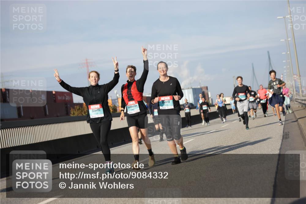 03.10.2025 - Köhlbrandbrückenlauf Jannik Wohlers http://msf.ph/oto/9084332 03.10.2025 10:06:41 Position 3 1732, 1440, 895 meine-sportfotos.de