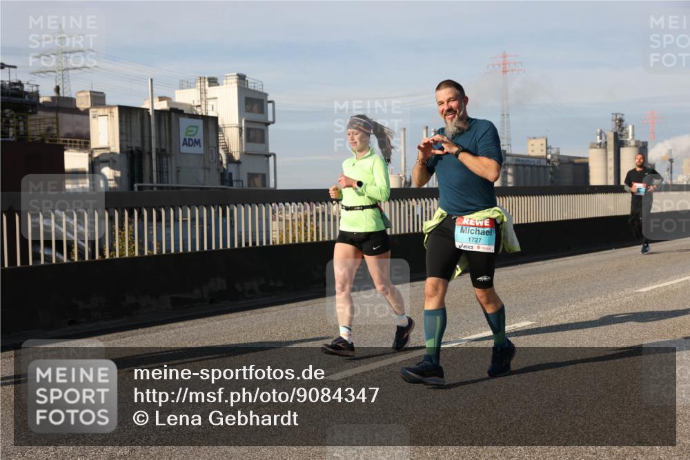03.10.2025 - Köhlbrandbrückenlauf Lena Gebhardt http://msf.ph/oto/9084347 03.10.2025 10:05:13 Position 2 1727 meine-sportfotos.de