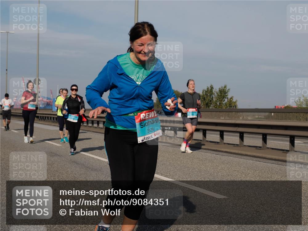 03.10.2025 - Köhlbrandbrückenlauf Fabian Wolf http://msf.ph/oto/9084351 03.10.2025 10:19:50 Position 3 3195 meine-sportfotos.de