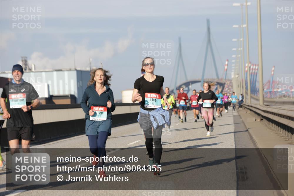 03.10.2025 - Köhlbrandbrückenlauf Jannik Wohlers http://msf.ph/oto/9084355 03.10.2025 09:56:18 Position 3 1181, 327, 1331 meine-sportfotos.de