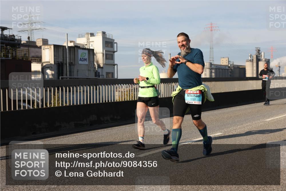 03.10.2025 - Köhlbrandbrückenlauf Lena Gebhardt http://msf.ph/oto/9084356 03.10.2025 10:05:13 Position 2 1727 meine-sportfotos.de