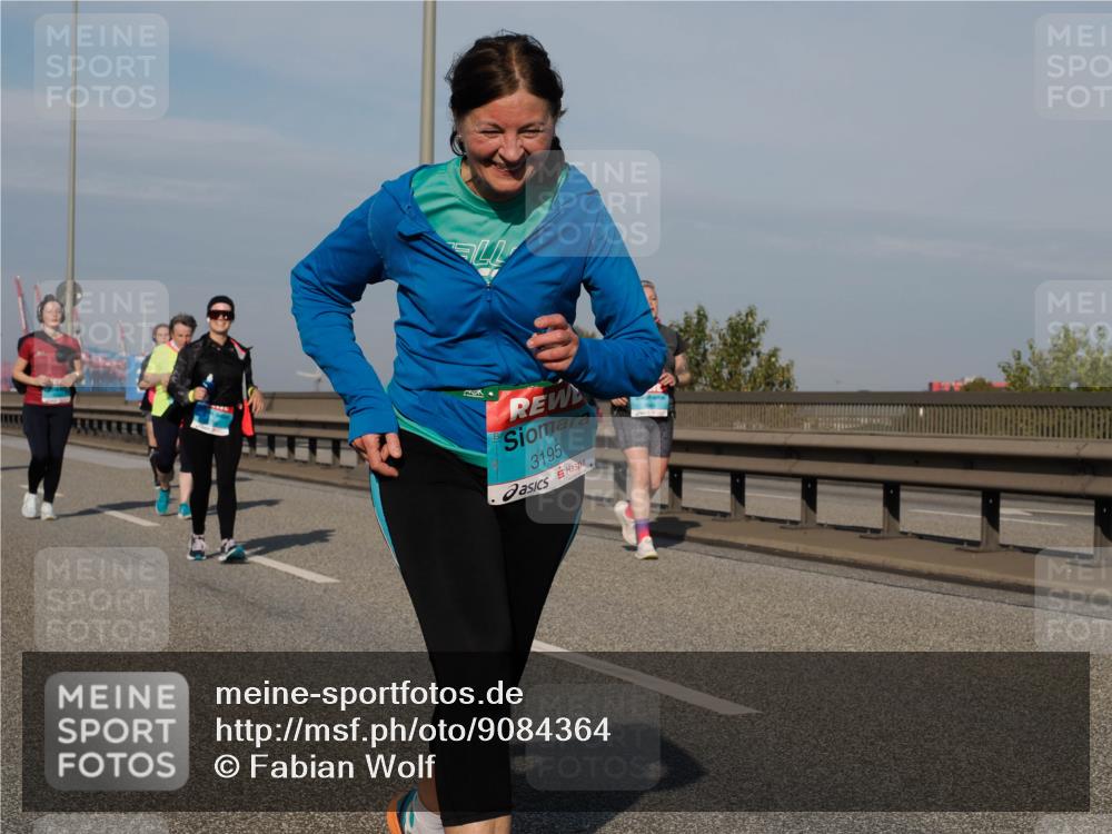 03.10.2025 - Köhlbrandbrückenlauf Fabian Wolf http://msf.ph/oto/9084364 03.10.2025 10:19:51 Position 3 3195 meine-sportfotos.de