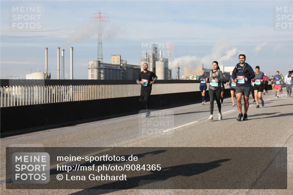 03.10.2025 - Köhlbrandbrückenlauf Lena Gebhardt http://msf.ph/oto/9084365 03.10.2025 10:05:14 Position 2  meine-sportfotos.de