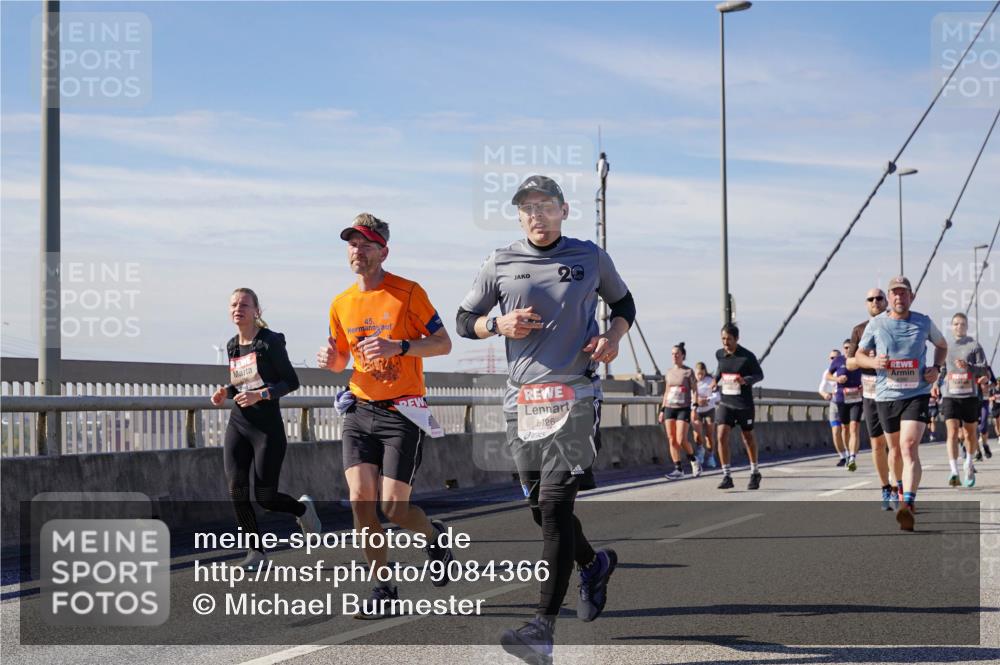 03.10.2025 - Köhlbrandbrückenlauf Michael Burmester http://msf.ph/oto/9084366 03.10.2025 12:42:35 Position 2 45, 5726 meine-sportfotos.de