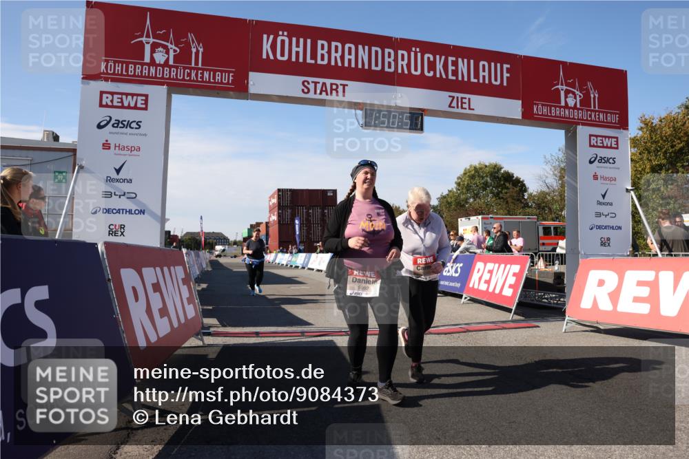 03.10.2025 - Köhlbrandbrückenlauf Lena Gebhardt http://msf.ph/oto/9084373 03.10.2025 13:50:52 Ziel 4851, 5472, 5595, 5608, 5992 meine-sportfotos.de