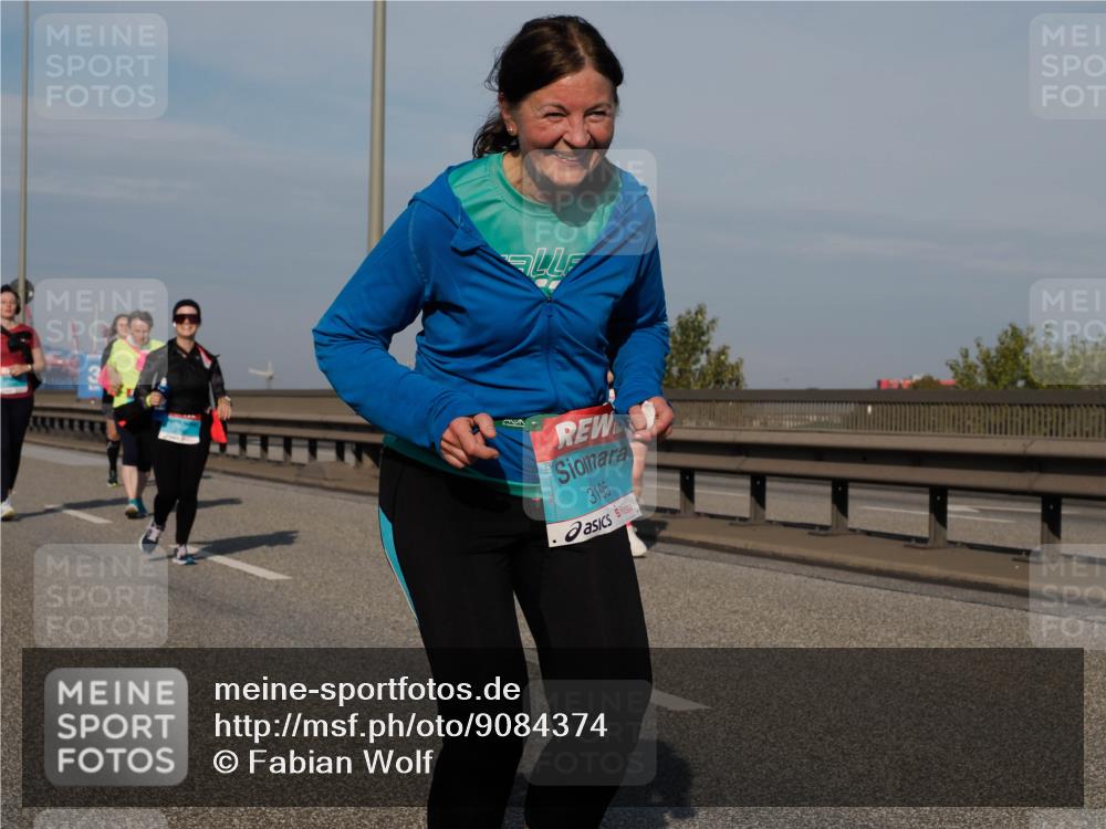 03.10.2025 - Köhlbrandbrückenlauf Fabian Wolf http://msf.ph/oto/9084374 03.10.2025 10:19:51 Position 3 3195 meine-sportfotos.de