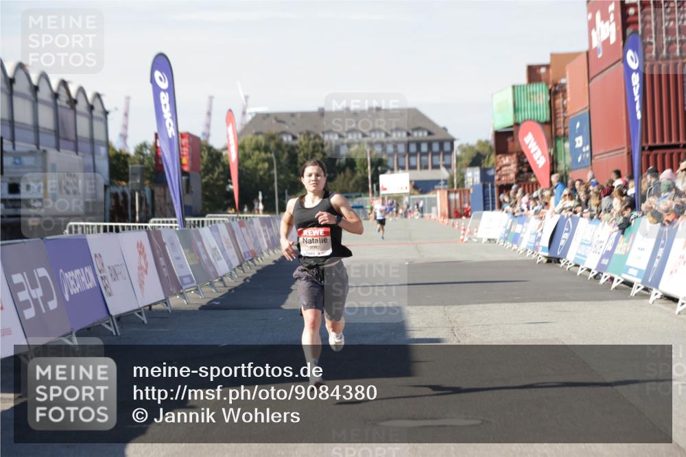 03.10.2025 - Köhlbrandbrückenlauf Jannik Wohlers http://msf.ph/oto/9084380 03.10.2025 12:52:00 Ziel 4092 meine-sportfotos.de