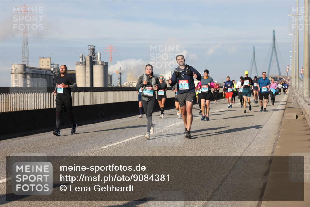 03.10.2025 - Köhlbrandbrückenlauf Lena Gebhardt http://msf.ph/oto/9084381 03.10.2025 10:05:15 Position 2 2635 meine-sportfotos.de