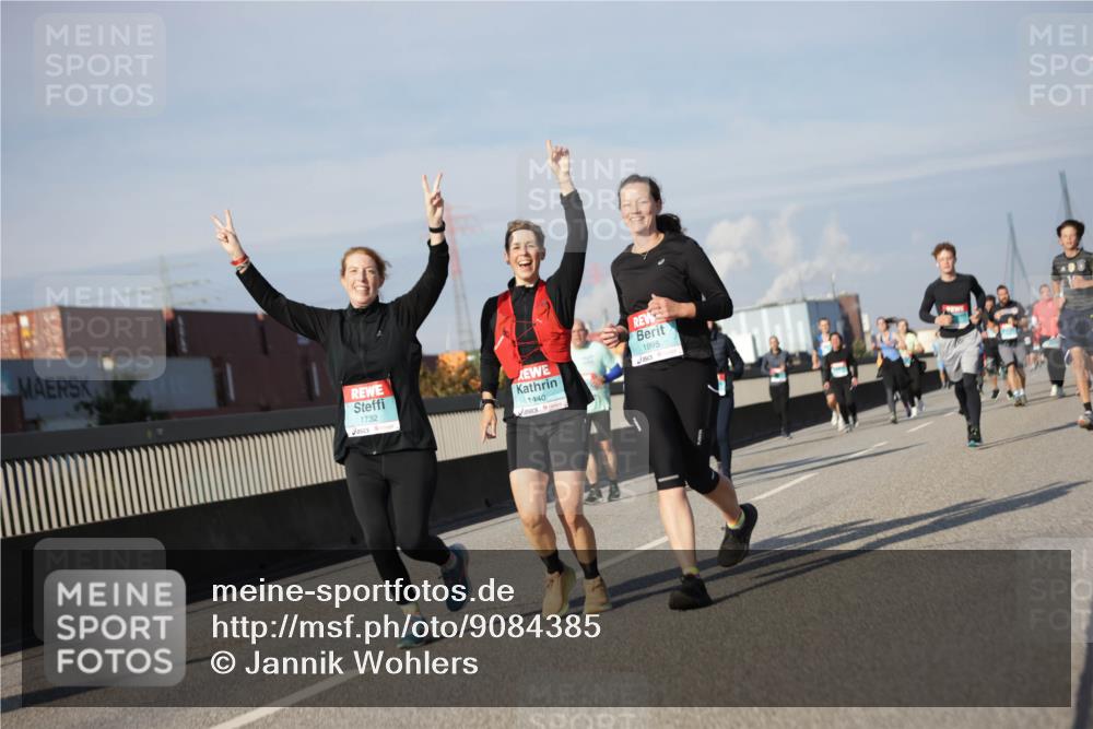03.10.2025 - Köhlbrandbrückenlauf Jannik Wohlers http://msf.ph/oto/9084385 03.10.2025 10:06:41 Position 3 1732, 1440, 1895 meine-sportfotos.de