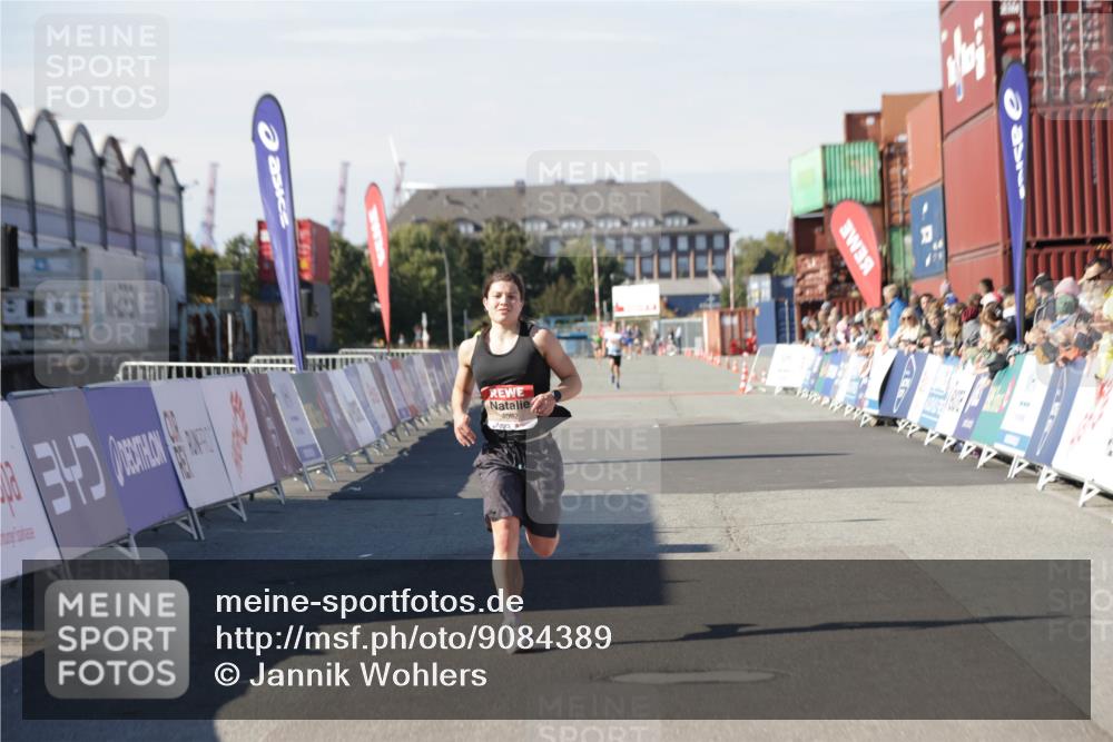 03.10.2025 - Köhlbrandbrückenlauf Jannik Wohlers http://msf.ph/oto/9084389 03.10.2025 12:52:00 Ziel 4092 meine-sportfotos.de
