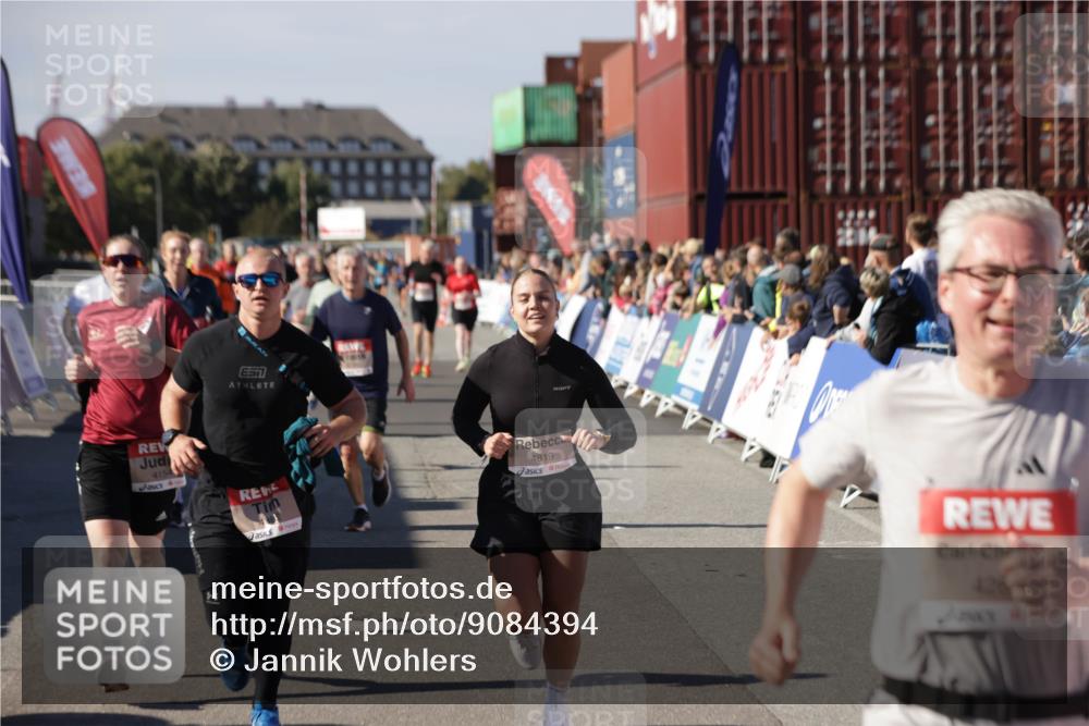 03.10.2025 - Köhlbrandbrückenlauf Jannik Wohlers http://msf.ph/oto/9084394 03.10.2025 13:18:29 Ziel 4154, 4280, 4341, 4560, 4760, 4819, 4826, 4882, 5178, 5192, 5379, 5440, 5722, 5816, 6084, 6700 meine-sportfotos.de